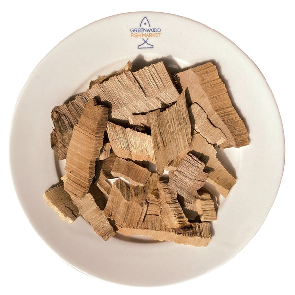 Smoky applewood chips, ideal for barbecuing or smoking.