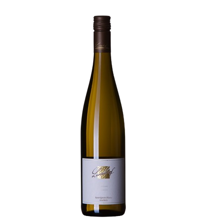 A vibrant and zesty Lucashof Sauvignon Blanc, ideal for pairing with shellfish and lighter fare.